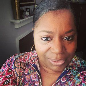 Meet your Posher, Debra